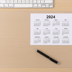 Non Slip Transparent Desk Pad With Pocket For Photos And Calendars For Personalized Office Decor